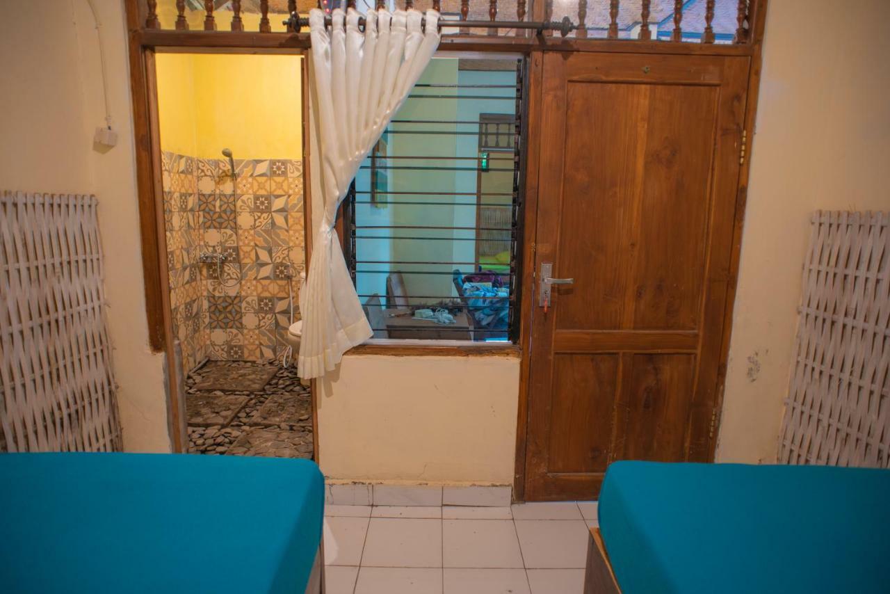 The Village Bed And Breakfast Lovina Exterior foto