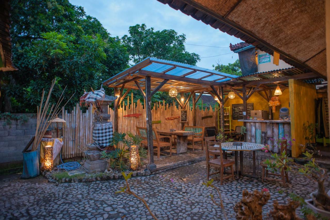 The Village Bed And Breakfast Lovina Exterior foto